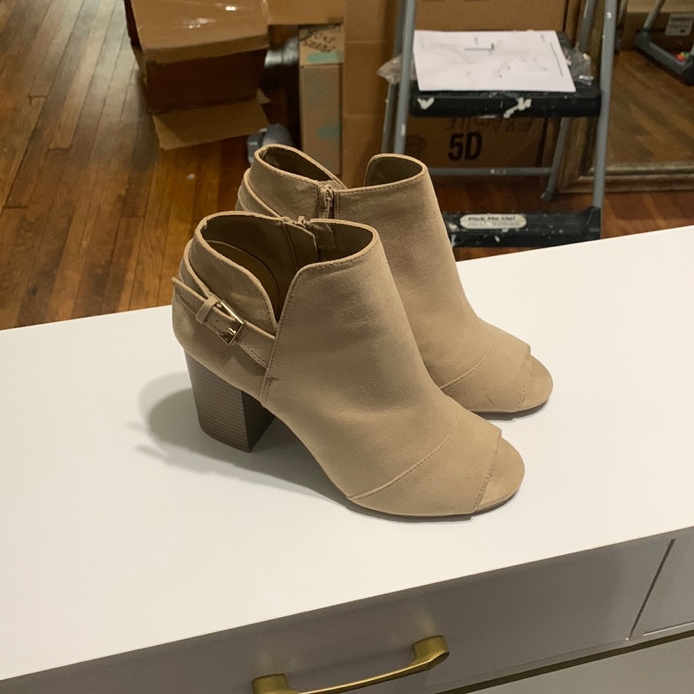 Suede Tan Booties!